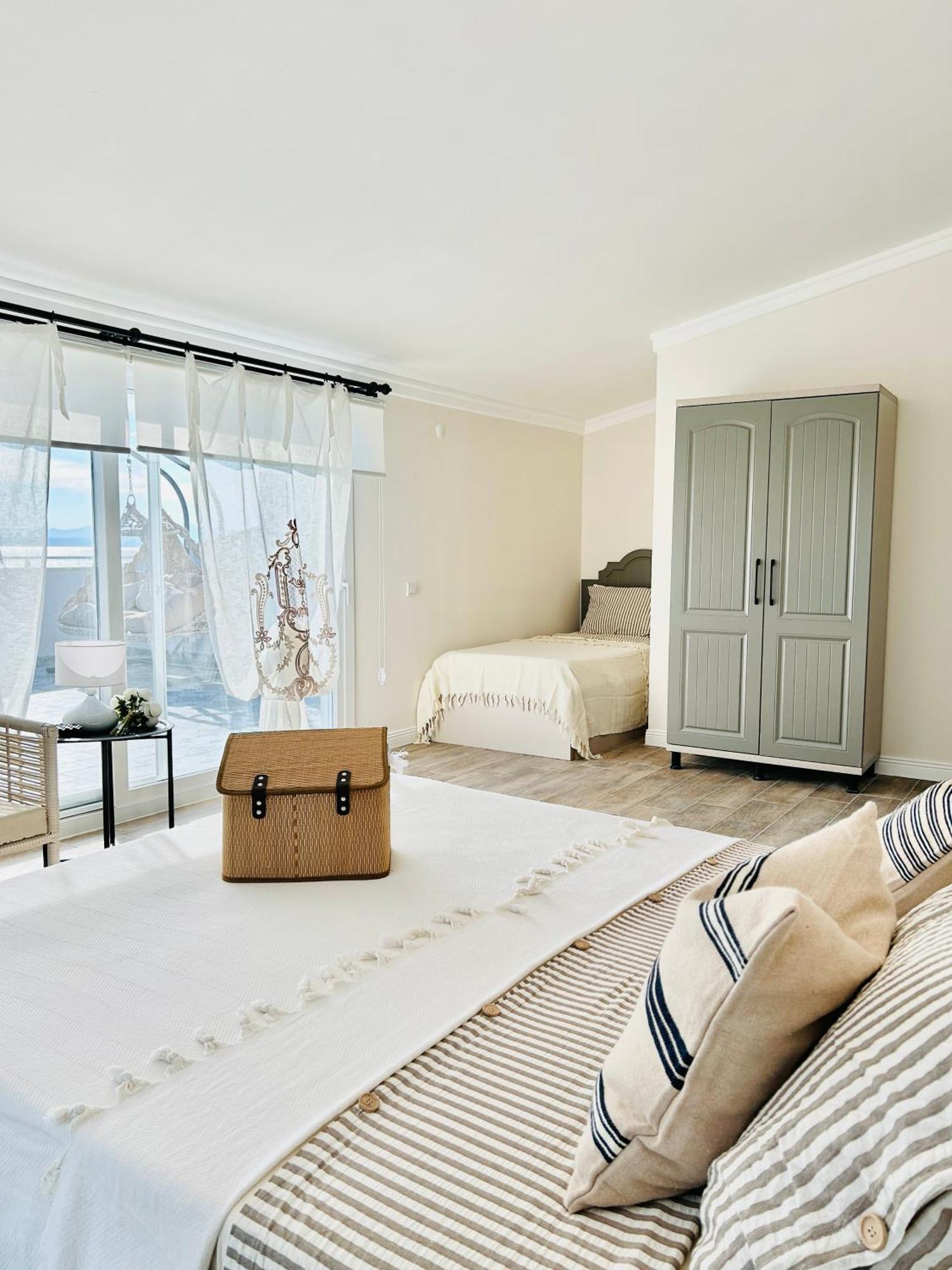 Отель Soho Ayvalik Beach House Kucukkoy  Экстерьер фото