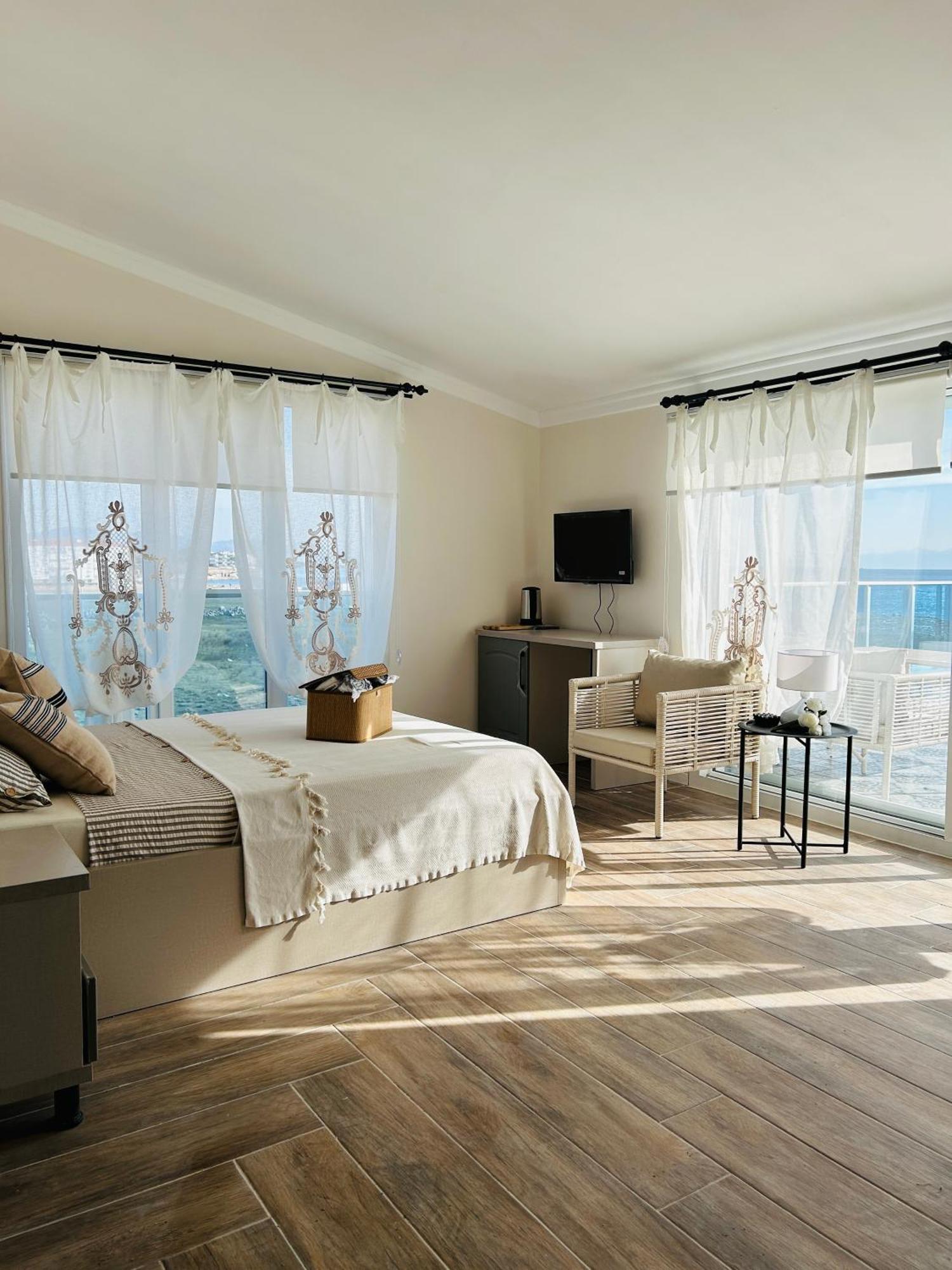Отель Soho Ayvalik Beach House Kucukkoy  Экстерьер фото